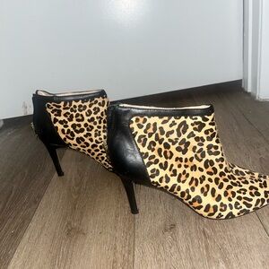 Stylish heel bootie, used!